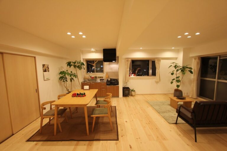 漆喰にはえる植栽